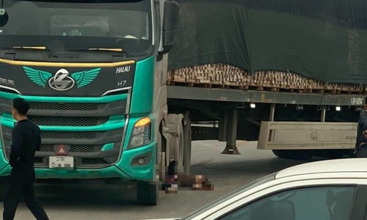 Tin tức tai nạn giao thông mới nhất ngày 20/3: Xe đầu kéo chở gạch cán người phụ nữ tử vong