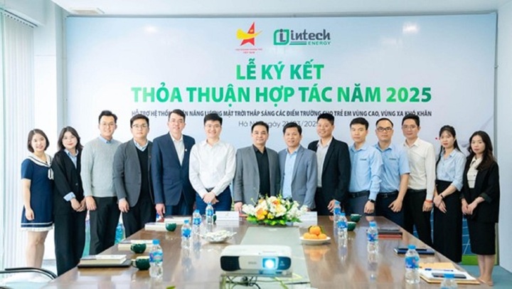 Intech Energy của doanh nhân Hoàng Hữu Thắng tài trợ Dự án “Mang điện về bản” thắp sáng ước mơ
