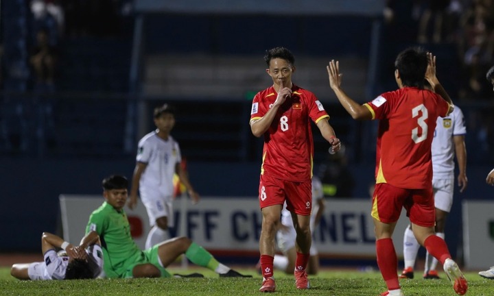 ĐT Việt Nam giành thắng lợi tưng bừng với tỷ số 5-0 trước ĐT Lào