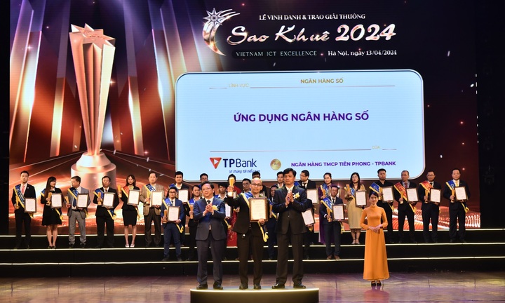 TPBank lập “hat-trick” giải thưởng tại Lễ vinh danh và trao giải thưởng Sao Khuê 2024