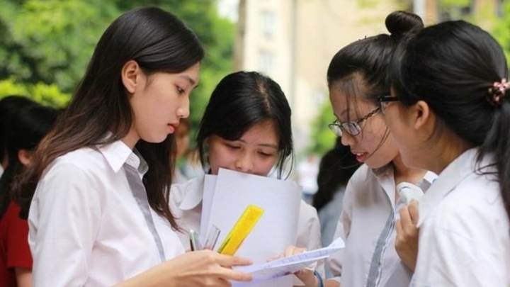 Thi tốt nghiệp THPT 2025: Hồ sơ đăng ký dự thi bao gồm những gì?