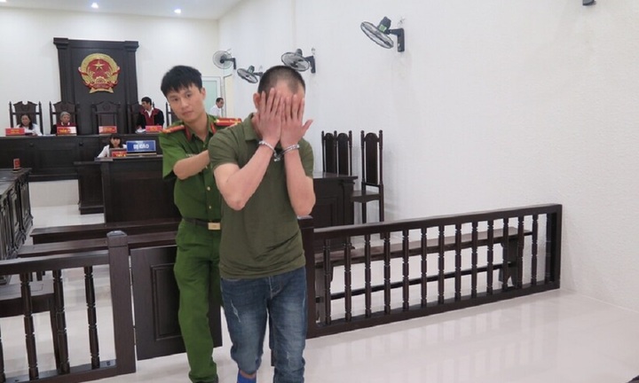 Bi kịch Tình-Tiền: Lĩnh 14 năm tù vì chém bạn thân  do nghi 