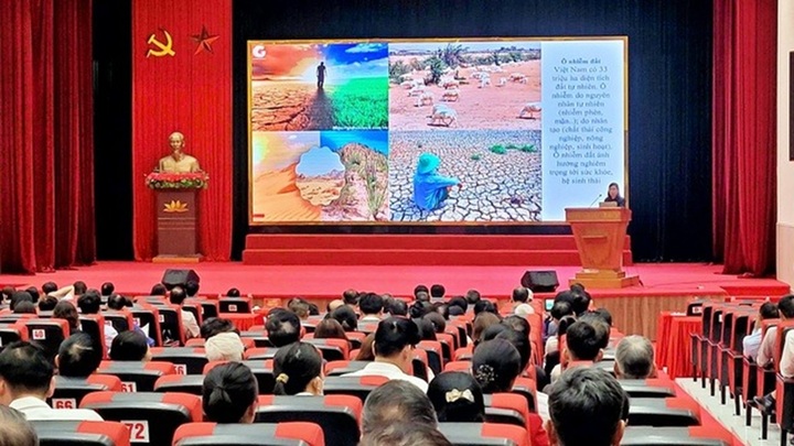 Hội Luật gia Tp.Hải Phòng phối hợp tuyên truyền pháp luật cho 400 cán bộ huyện Kiến Thụy