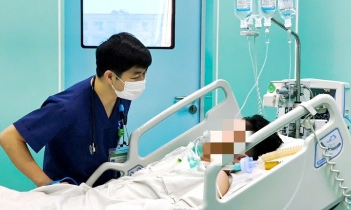 Nam thanh niên nguy kịch do viêm não mô cầu