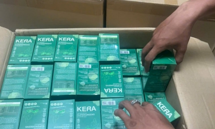 Khám xét trụ sở Công ty Chị Em Rọt tại TP.HCM, thu giữ hơn 24.000 hộp kẹo Kera