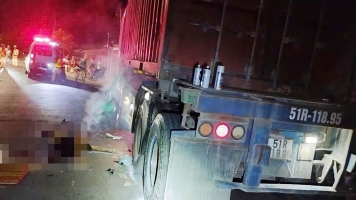 Tin tức tai nạn giao thông mới nhất ngày 8/4: Va chạm với xe container, 1 người chết