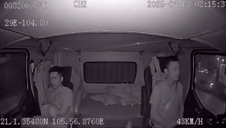 Clip nghi kẻ nổ súng làm Thượng úy công an hy sinh ngồi trong xe container