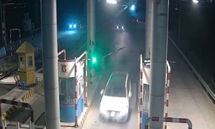 Camera ghi lại cảnh ô tô rượt đuổi nhau trong vụ vây bắt nhóm ma túy ở Quảng Ninh