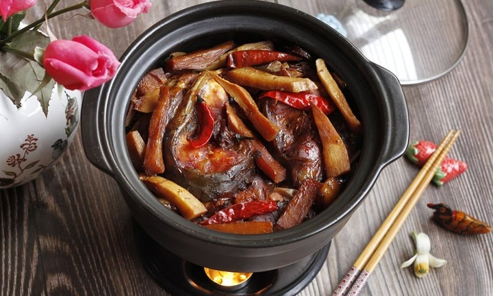 Kho cá nên cho nước sôi hay nước lạnh?