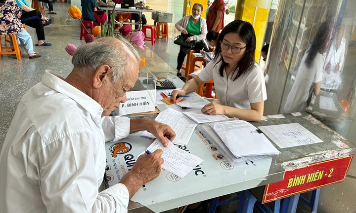 Điều chỉnh lịch chi trả lương hưu, trợ cấp BHXH tháng 5/2025 ở TP.HCM