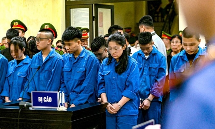 Xét xử nhóm 