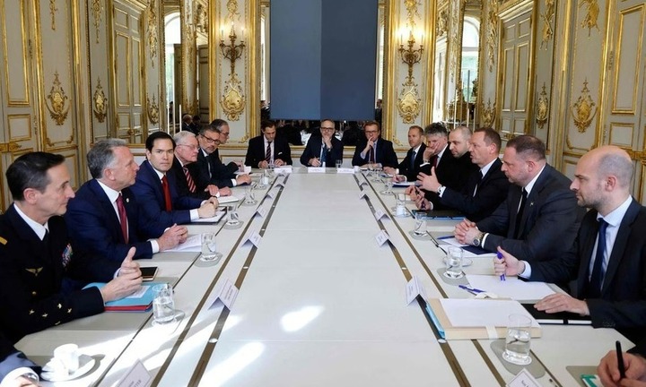 Các Ngoại trưởng châu Âu bất ngờ