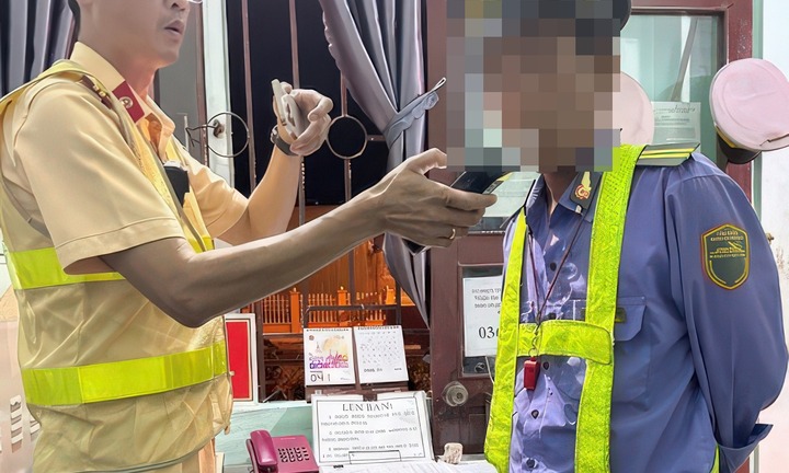 Bất ngờ kiểm tra, phát hiện nhân viên gác chắn tàu vi phạm nồng độ cồn