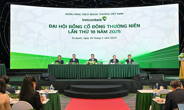 ĐHĐCĐ Vietcombank 2025: Thông qua kế hoạch phát hành hơn 543 triệu cổ phiếu riêng lẻ, bầu bổ sung thành viên HĐQT, Ban Kiểm soát