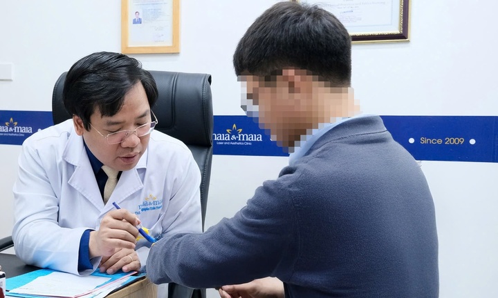 Hà Nội: Xăm rồng phượng kín tay, nam thanh niên nhiễm khuẩn da, rỉ dịch