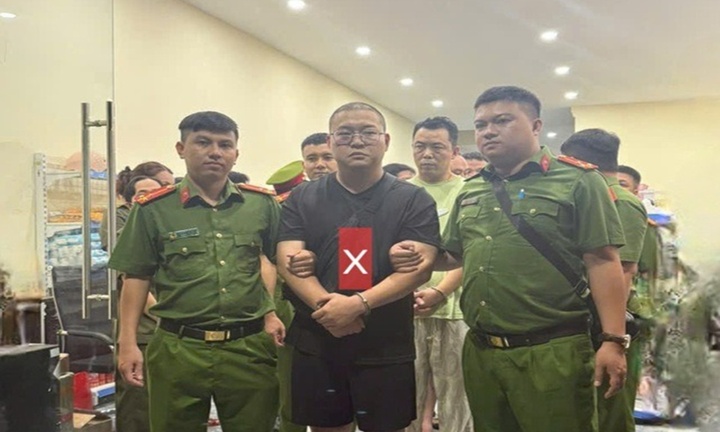 NÓNG: Phá đường dây lừa đảo của người nước ngoài, ngụy trang trong cửa hàng tiện lợi
