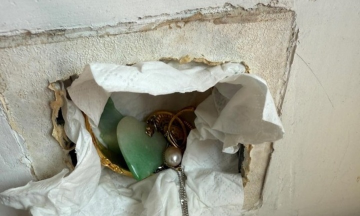 Con dâu bất ngờ tìm thấy 