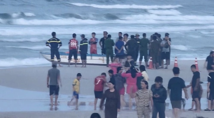 Tìm thấy thi thể thanh niên bị sóng cuốn mất tích khi đang tắm biển ở Quảng Trị