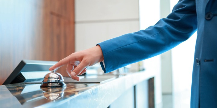 Vì sao check-in, check-out khách sạn vào buổi trưa?