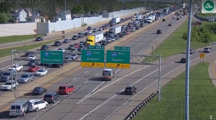 Clip: Dừng đột ngột vì đi quá lối rẽ, tài xế gây tai nạn nghiêm trọng