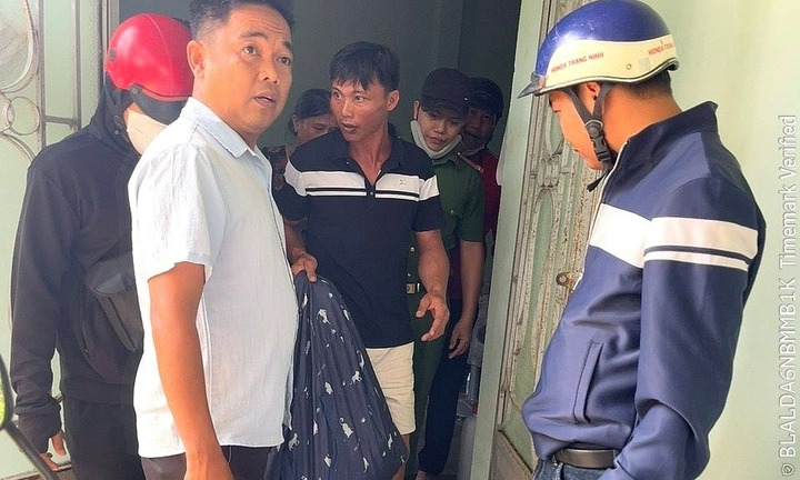 Tạm giữ đối tượng dùng cây sắt đánh vào đỉnh đầu 