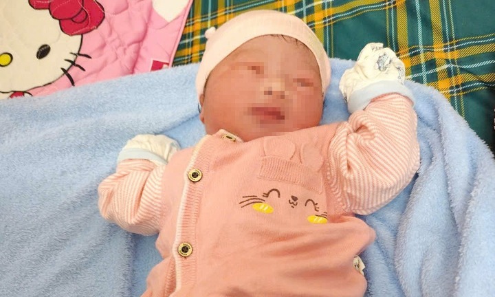 Thương tâm: Bé gái sơ sinh nặng 4kg, còn nguyên dây rốn bị bỏ rơi bên đường