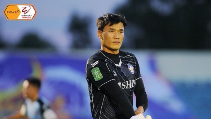 Ghi bàn thắng “cực hiếm” ở V-League, thủ môn Bùi Tiến Dũng nói gì?