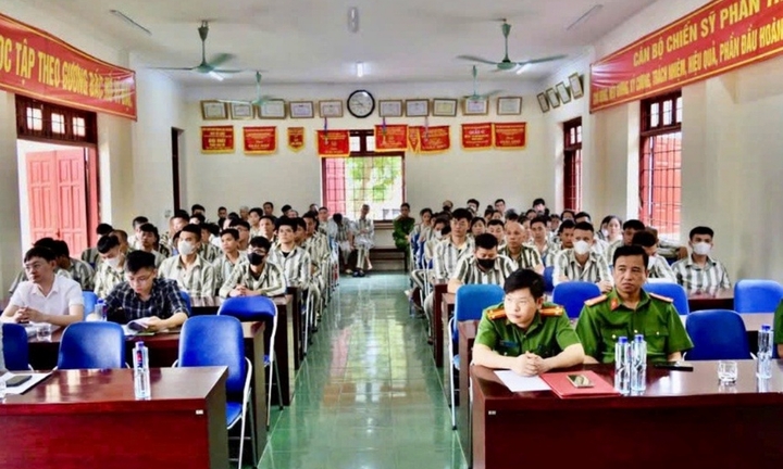 Hội Luật gia tỉnh Ninh Bình giáo dục, nâng cao nhận thức về pháp luật, đạo đức xã hội cho phạm nhân