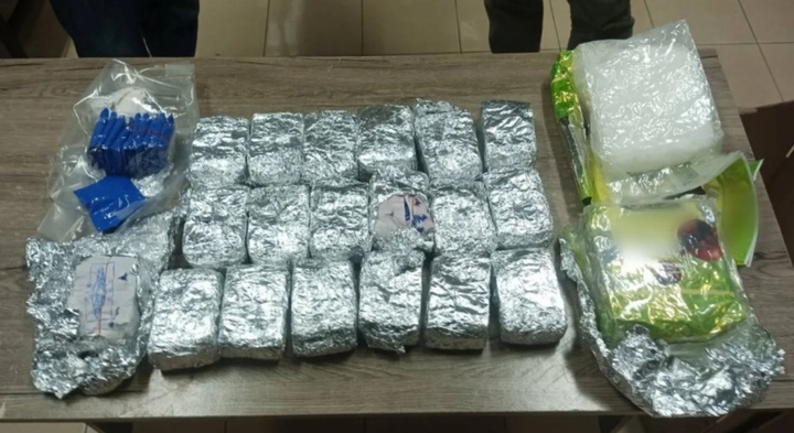 Đặt mua khăn ướt, người phụ nữ tá hỏa khi nhận được hàng, vội báo cảnh sát