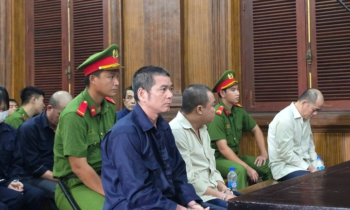 Tuyên án băng nhóm mua nguyên liệu trôi nổi, sản xuất thuốc tẩy giun giả