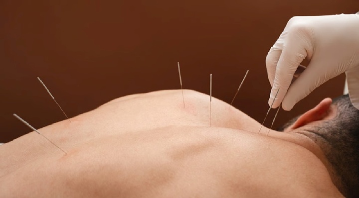 Chữa ung thư tại quán cà phê, người đàn ông thủng phổi nguy kịch