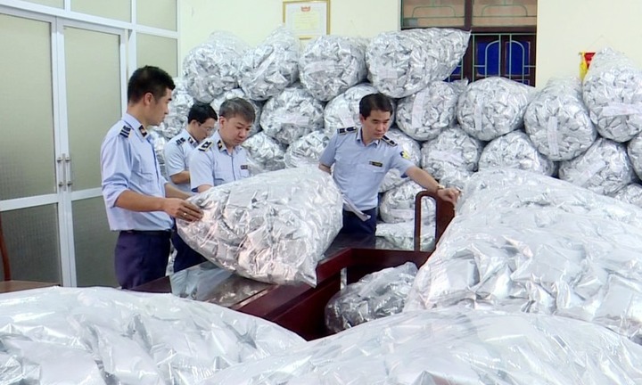 Bắc Ninh: Phát hiện 40.000 gói rong biển không rõ nguồn gốc