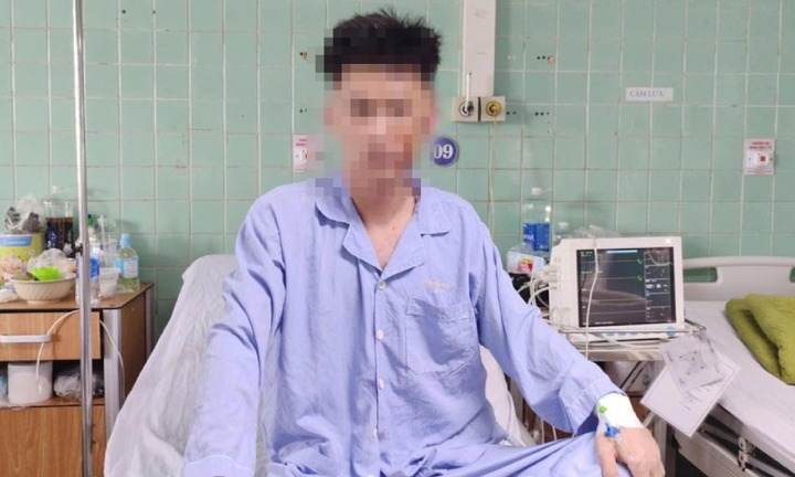 Thanh gỗ đâm vào ngực, nam thanh niên thoát chết kỳ diệu