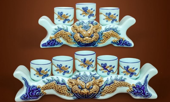 Thắp hương nên đặt 3 hay 5 chén nước?