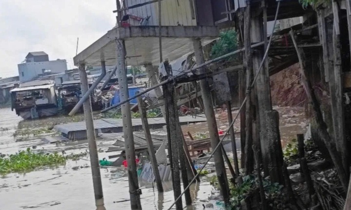Nguyên nhân ban đầu vụ sạt lở xảy ra ở An Giang, 6 ngôi nhà rơi xuống sông