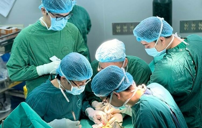 Bị chẩn đoán sai suốt 9 năm, cô gái trẻ suýt mất tay vì bệnh ung thư hiếm gặp