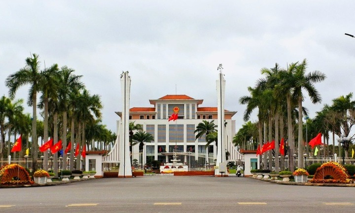 Một phó trưởng phòng ở Quảng Nam nghỉ hưu trước tuổi, nhận hơn 3,2 tỷ đồng hỗ trợ