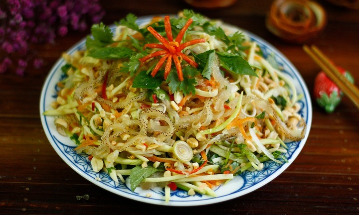 Nộm sứa xoài xanh thanh mát ngày hè