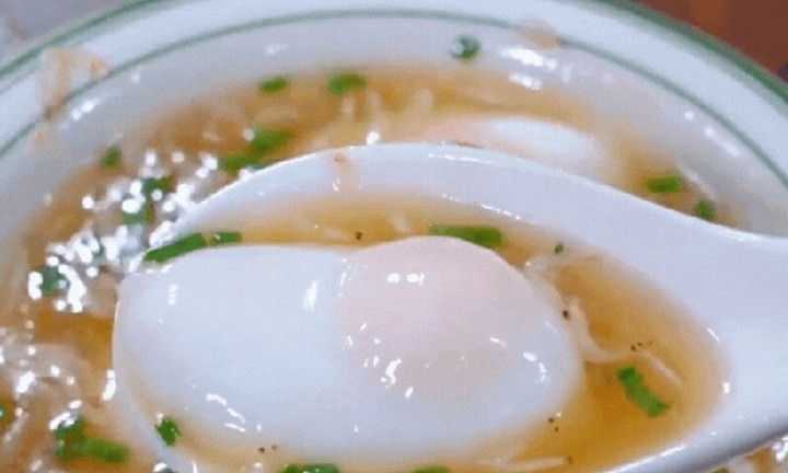 Mẹo làm món trứng chần ngon, đẹp mắt