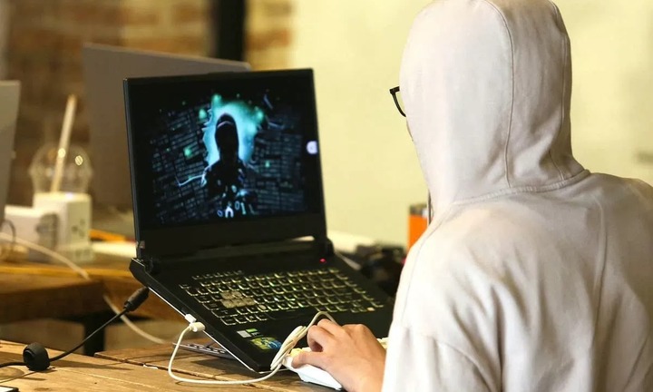 Nam sinh ở Hà Nội mất nửa tỷ đồng vì sập bẫy cuộc gọi từ công an