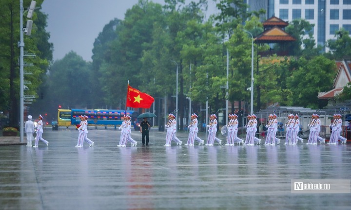 Lễ Thượng cờ rủ bắt đầu Quốc tang Nguyên Chủ tịch nước Trần Đức Lương