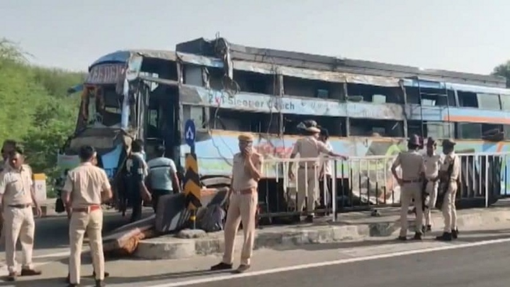 Xe buýt bị lật do tài xế ngủ gật, 20 người thương vong tại Ấn Độ