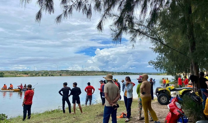 Thông tin mới nhất vụ xe địa hình rơi xuống hồ Bàu Trắng, nữ du khách tử vong