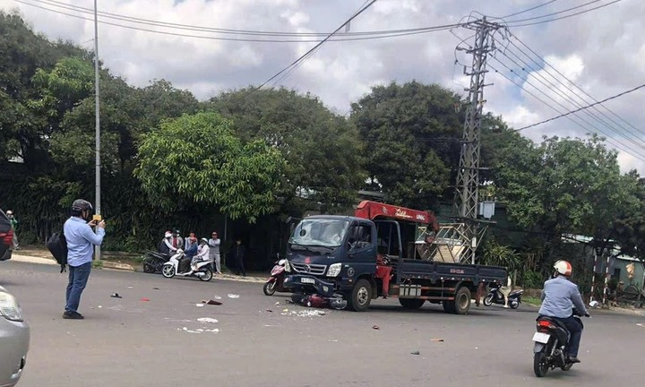 Tin tức tai nạn giao thông mới nhất ngày 29/5: Xe đầu kéo va chạm xe đạp, người đàn ông tử vong