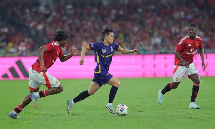 CĐV MU phát sốt với màn trình diễn của Hai Long, khuyên MU nên chiêu mộ