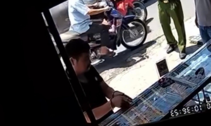 Người đàn ông sử dụng vé số giả lừa hàng loạt đại lý vé số tại TP.HCM