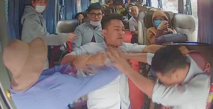 Vụ tài xế bị hành hung khi đang ngồi trên ghế lái ở Tiền Giang: Công an vào cuộc