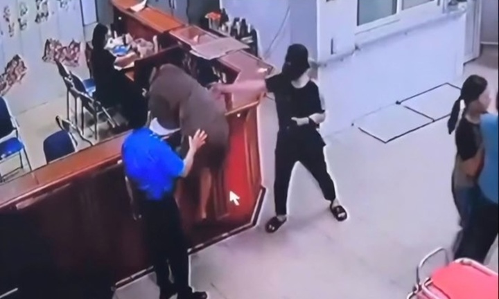 Vụ nữ điều dưỡng bị hành hung: UBND tỉnh Nghệ An chỉ đạo
