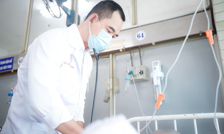 Tình hình sức khoẻ của nữ nạn nhân trong vụ sập tường tại Long An khiến hai bà cháu tử vong