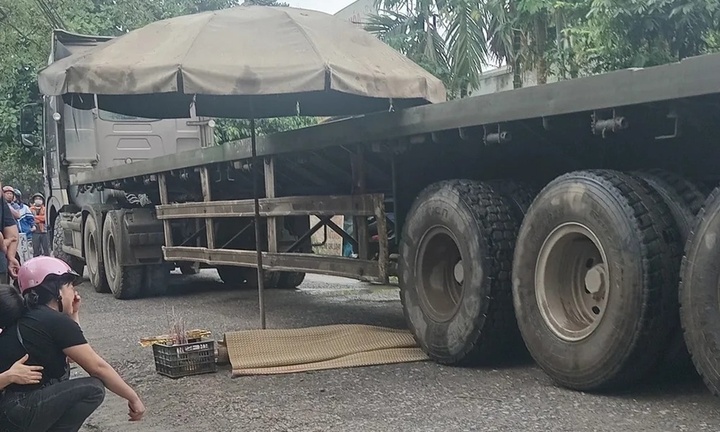 Tin tức tai nạn giao thông mới nhất ngày 5/6: Va chạm 2 xe bồn, giao thông ùn tắc cục bộ